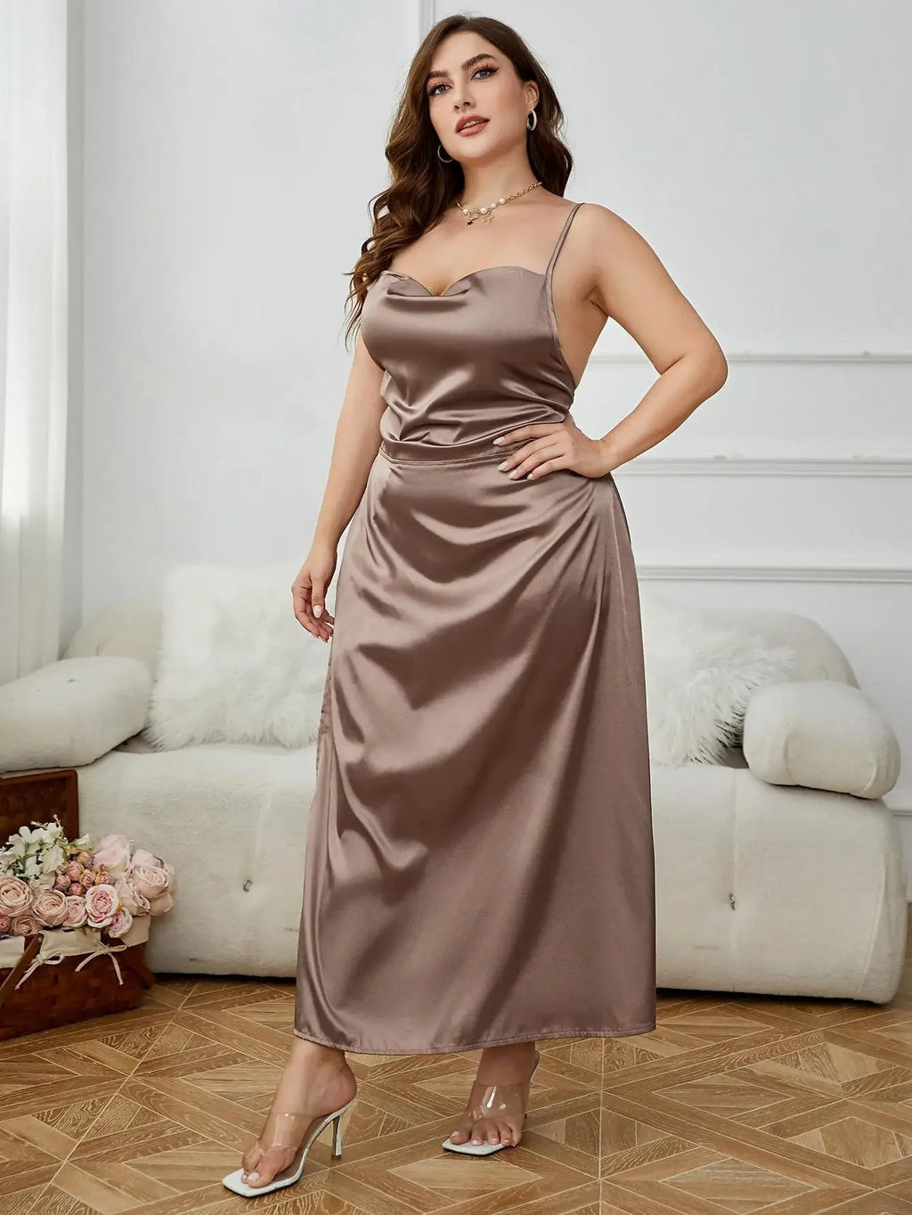 Vestido de Cetim Plus Size