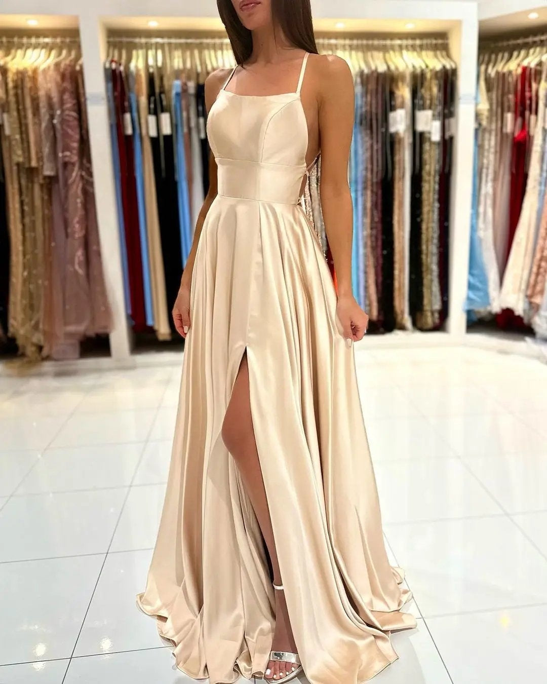 Vestido de Cetim Aurora